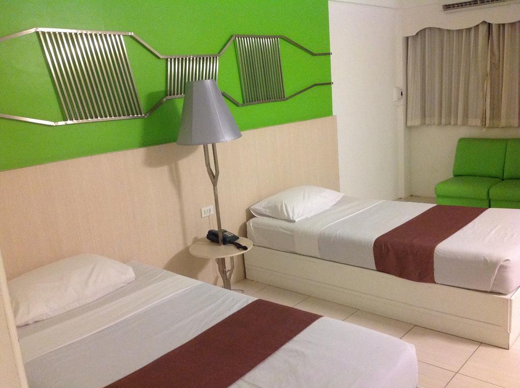 Highway Hotel Chiang Mai