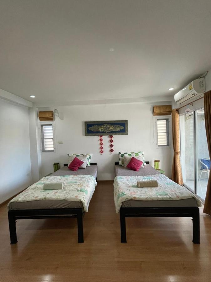 Like Hostel
