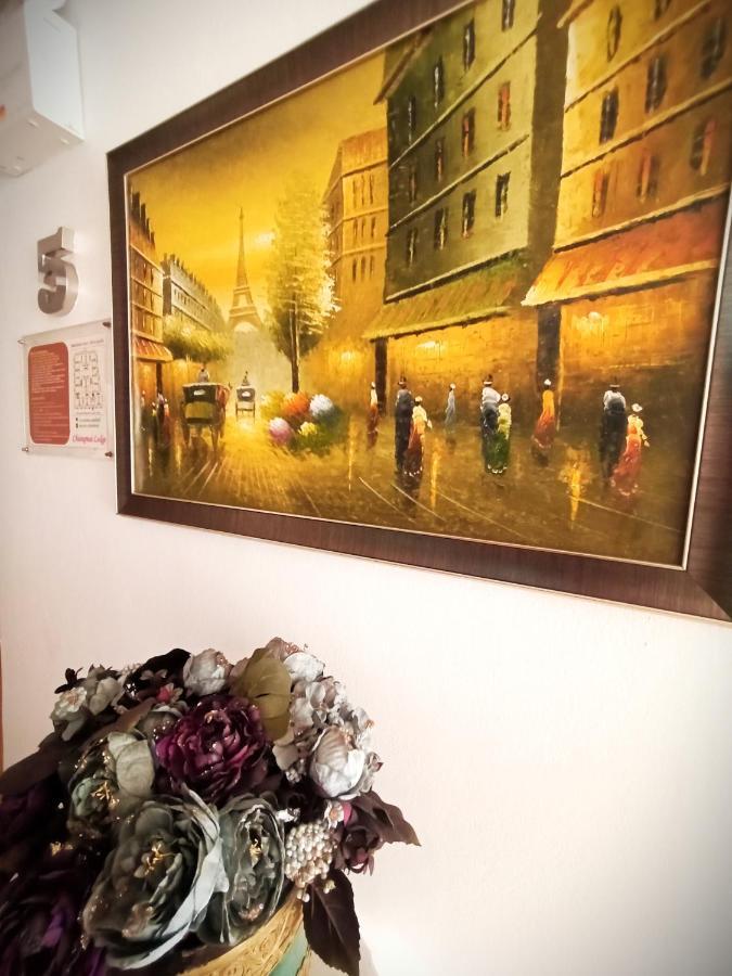 Common Living Apartment *