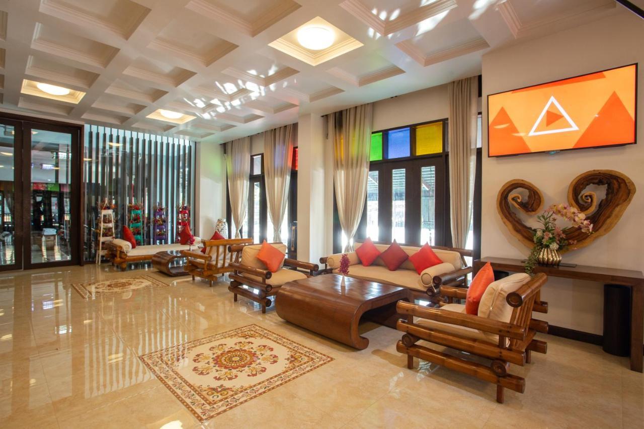 Hotel Night Bazaar