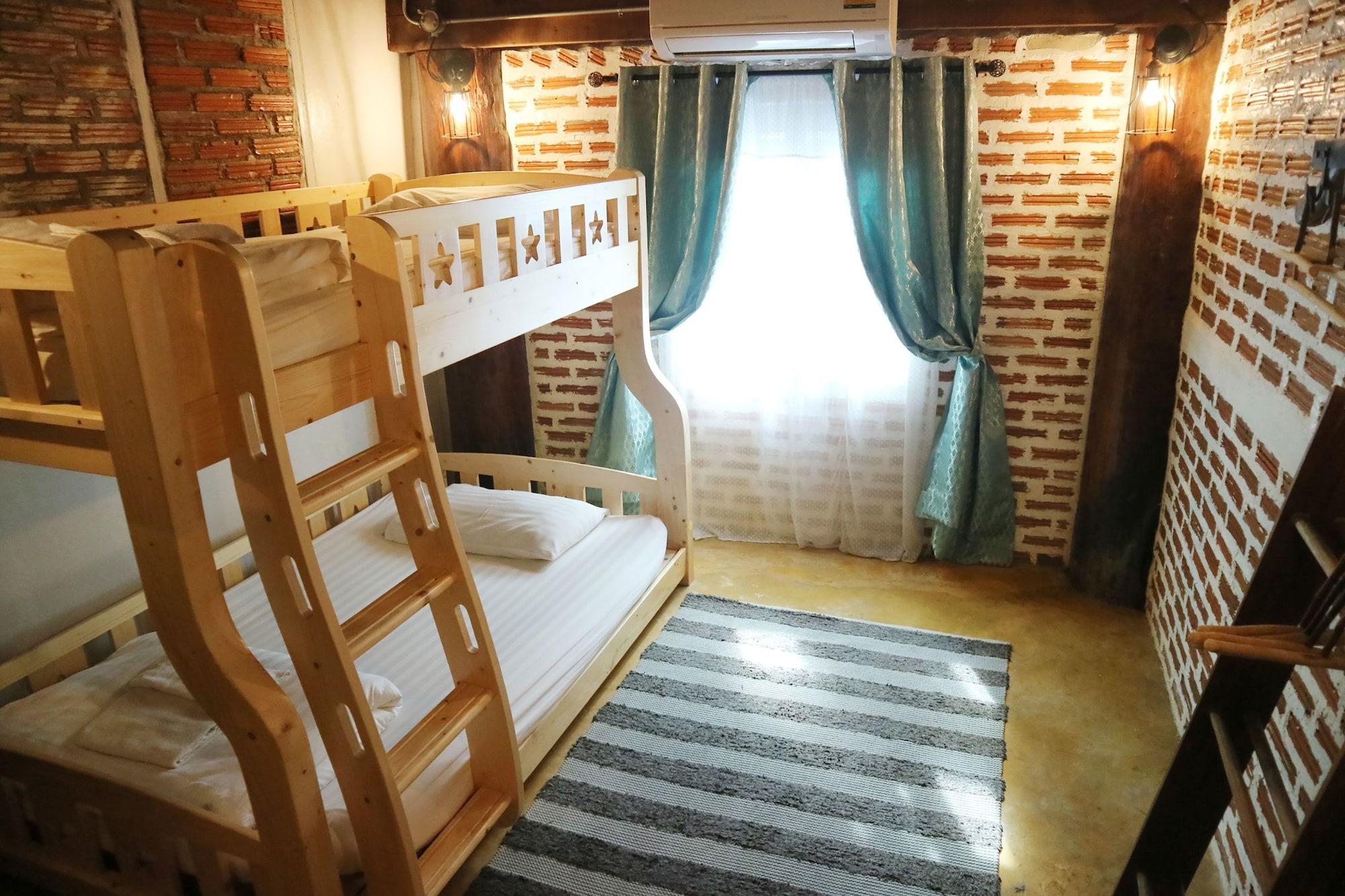 Loghome Boutique Hotel 3*