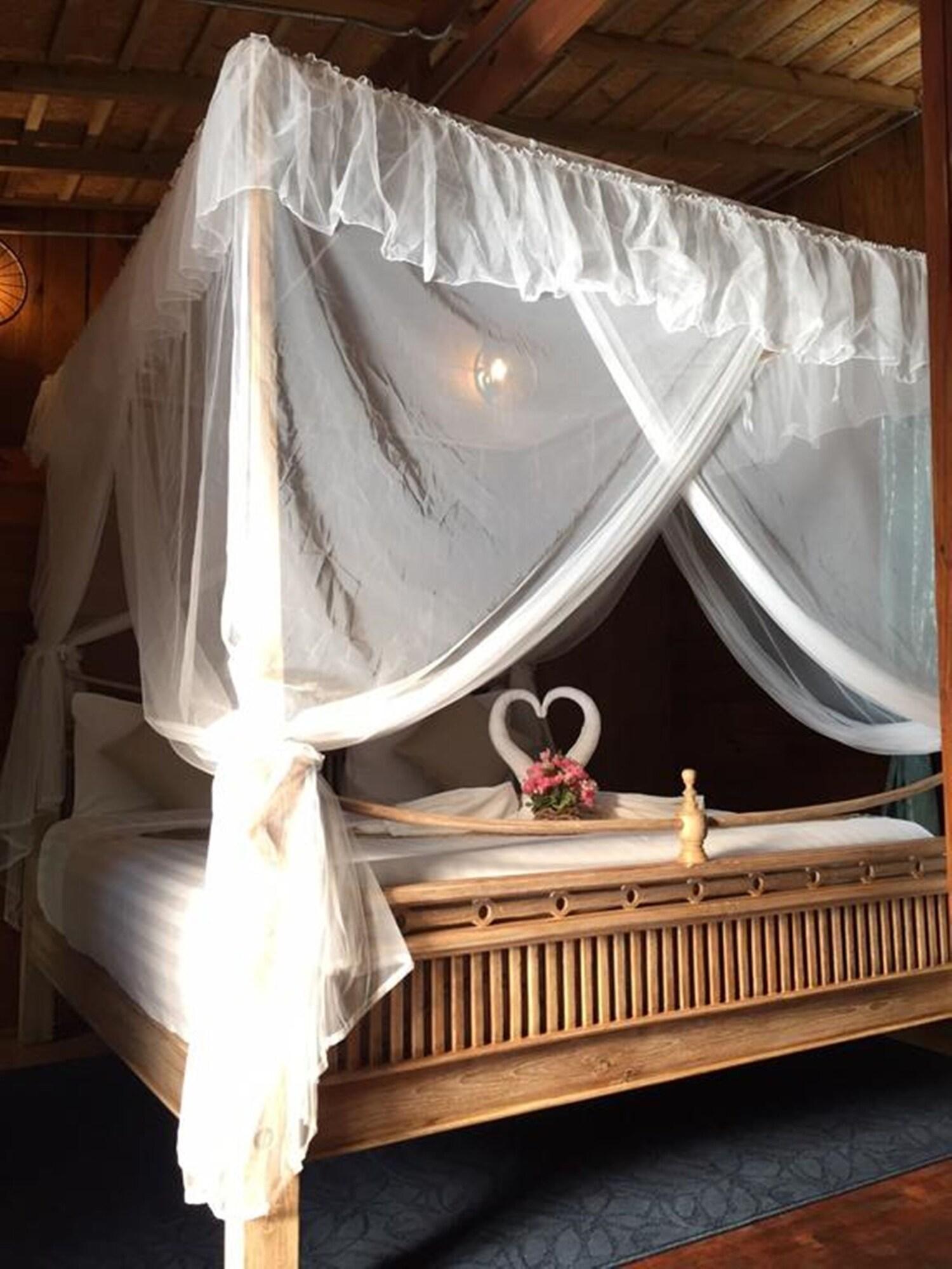 Loghome Boutique 3*