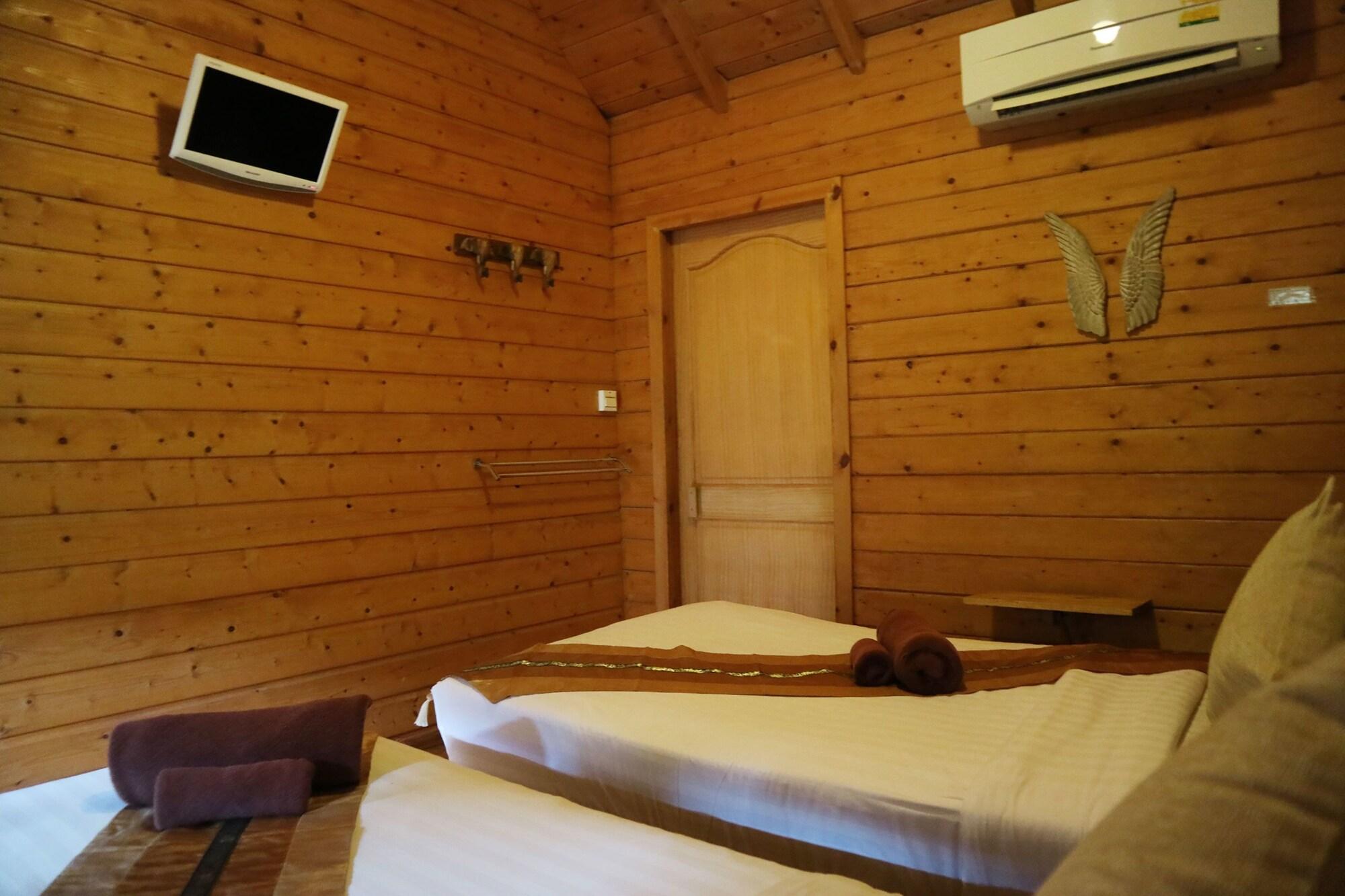 Loghome Boutique 3*