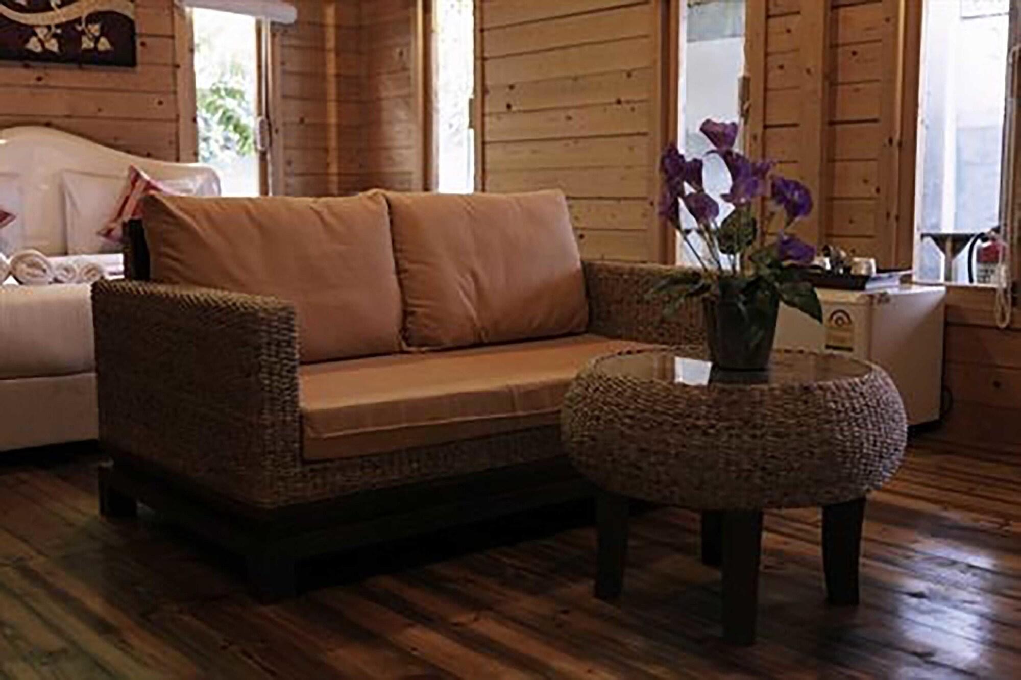 Loghome Boutique Hotel