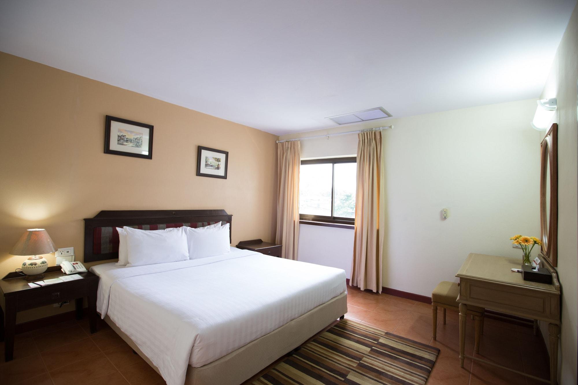 Night Bazaar Place Hotel