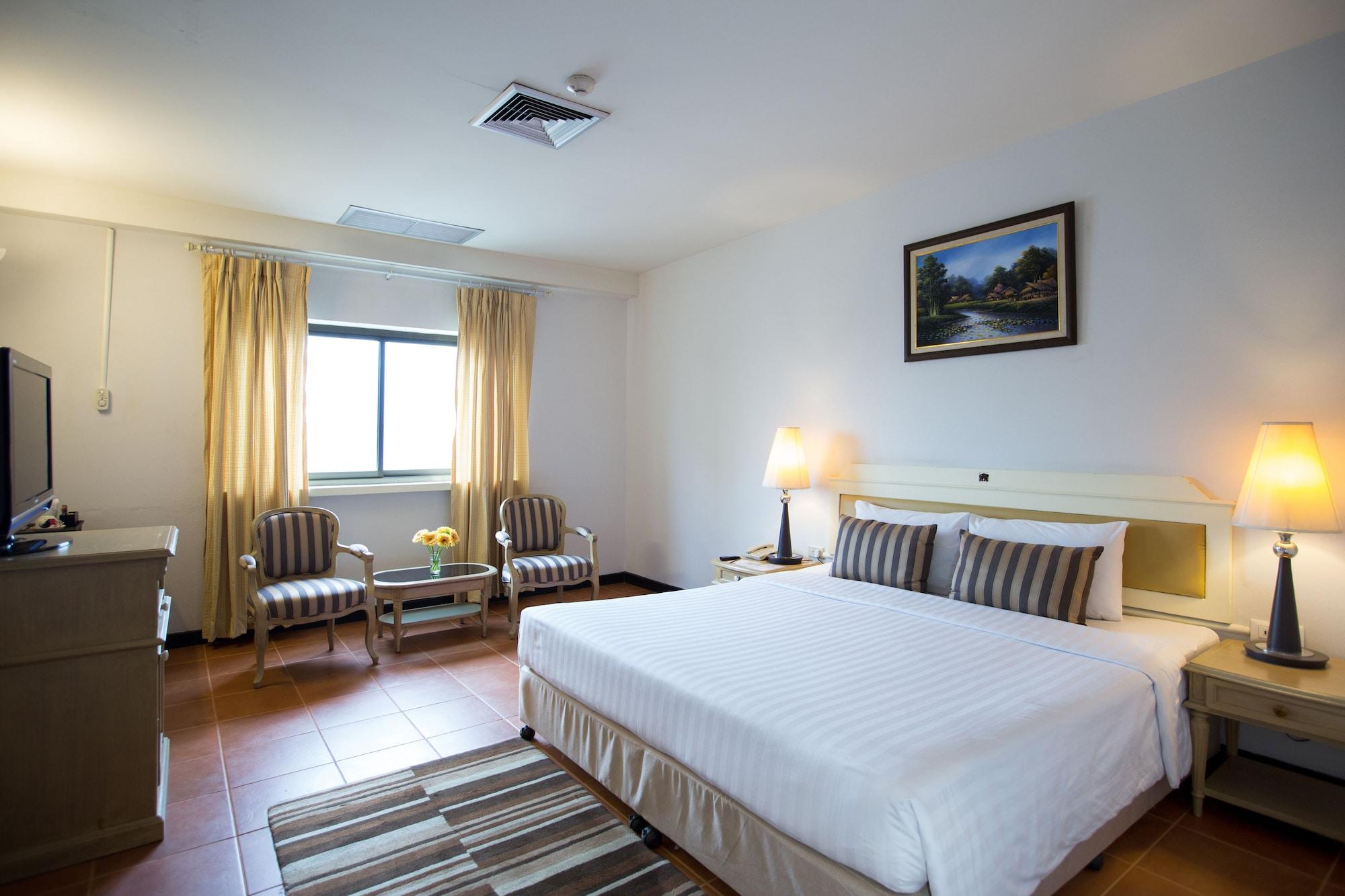 Night Bazaar Place Hotel 3*
