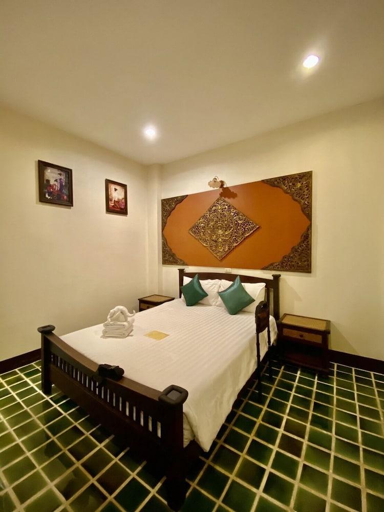Cm Night Bazaar Boutique ซี เอ็ม ไนท์บาซาร์ บูทีค - Sha Certified 3* Chiang Mai