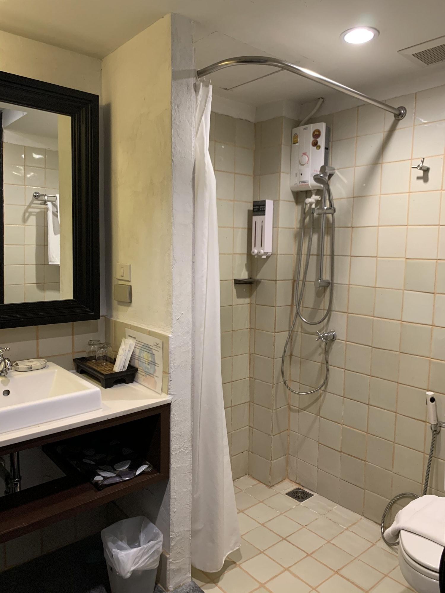 Hotel 99 The Gallery Hotel- Sha Extra 3*