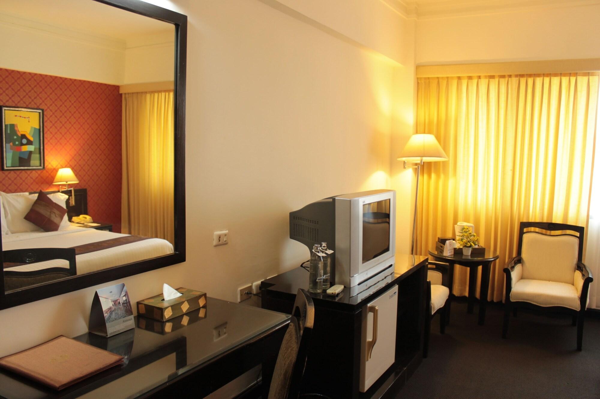 Hotel Hill 4*