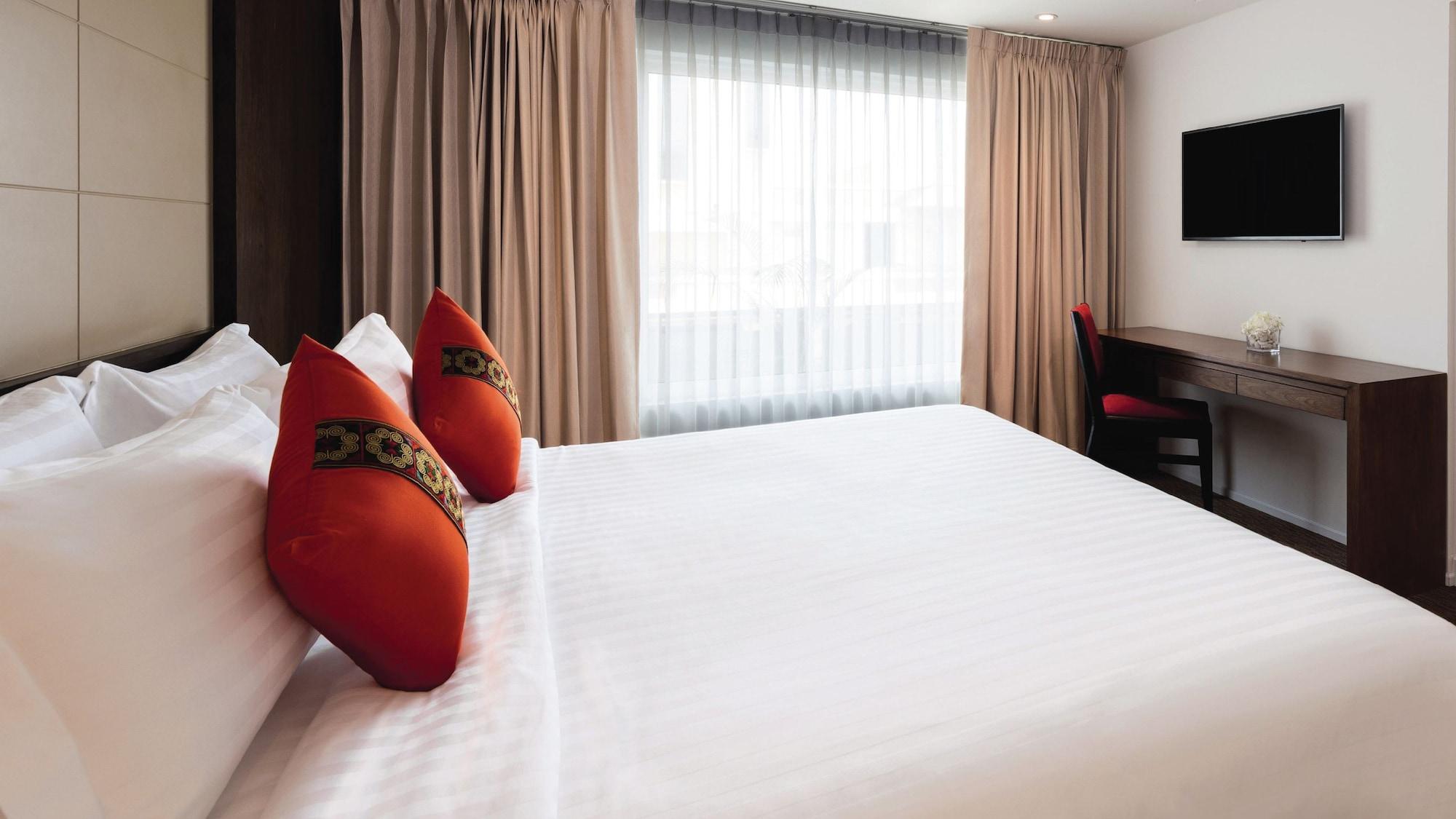 Movenpick Suriwongse Hotel 4*