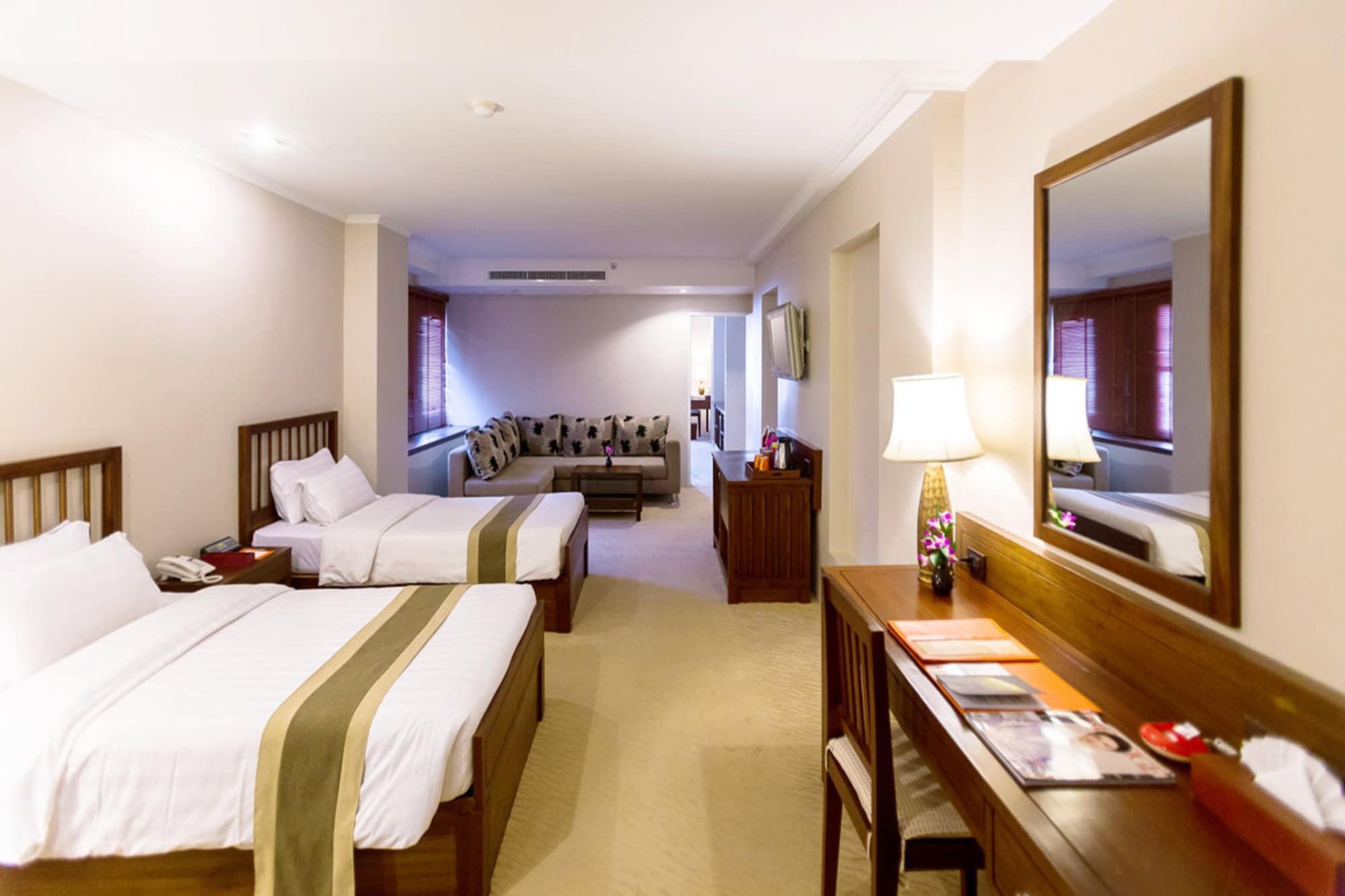 Movenpick Suriwongse 4*