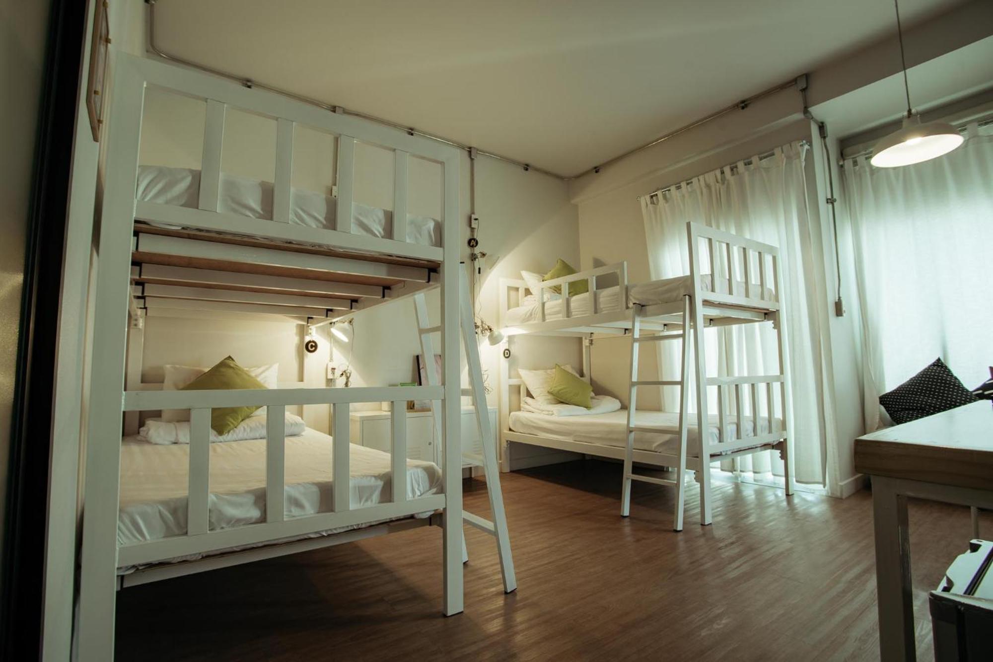 Acomodação com café da manhã  J Poshtel Chiangmai