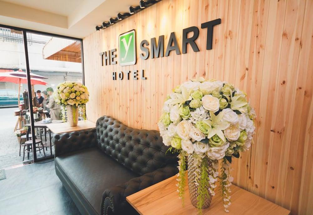 Hotel The Y Smart 2*