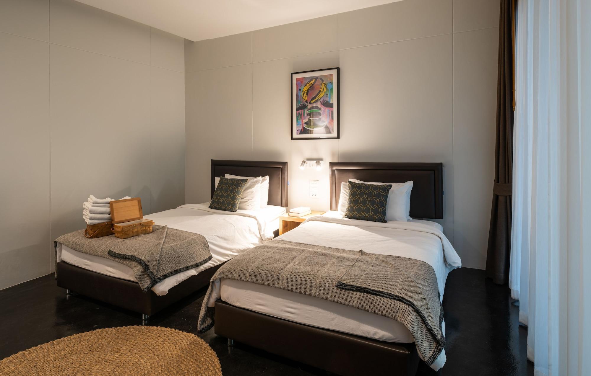 Hotel Cherlock