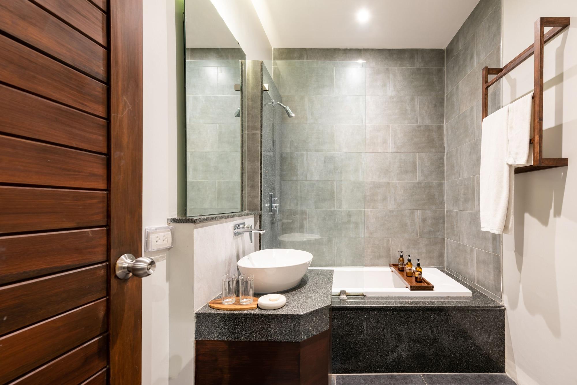 Hotel Cherlock Chiang Mai