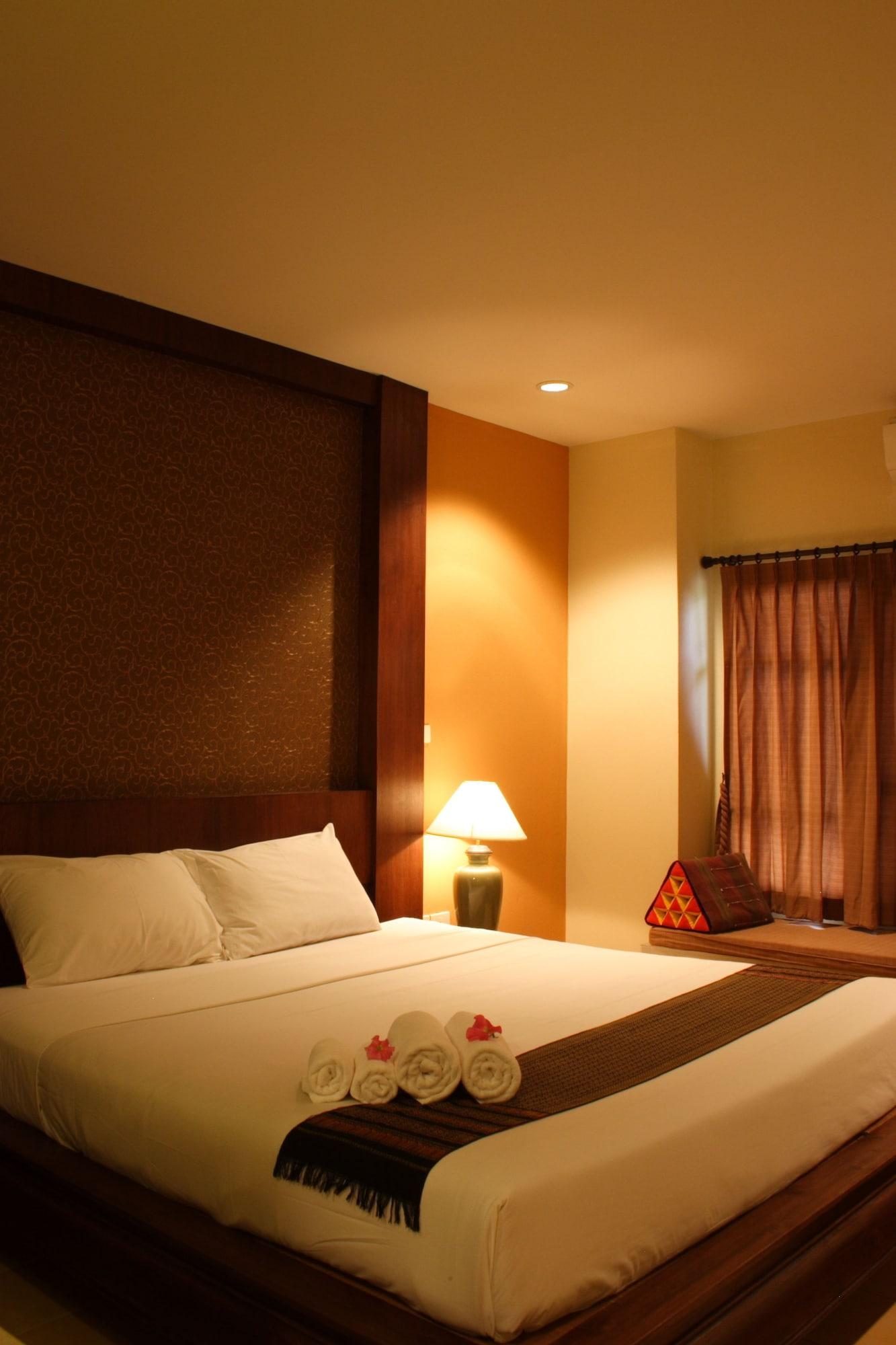 Tadkham Village, Hotel 3*