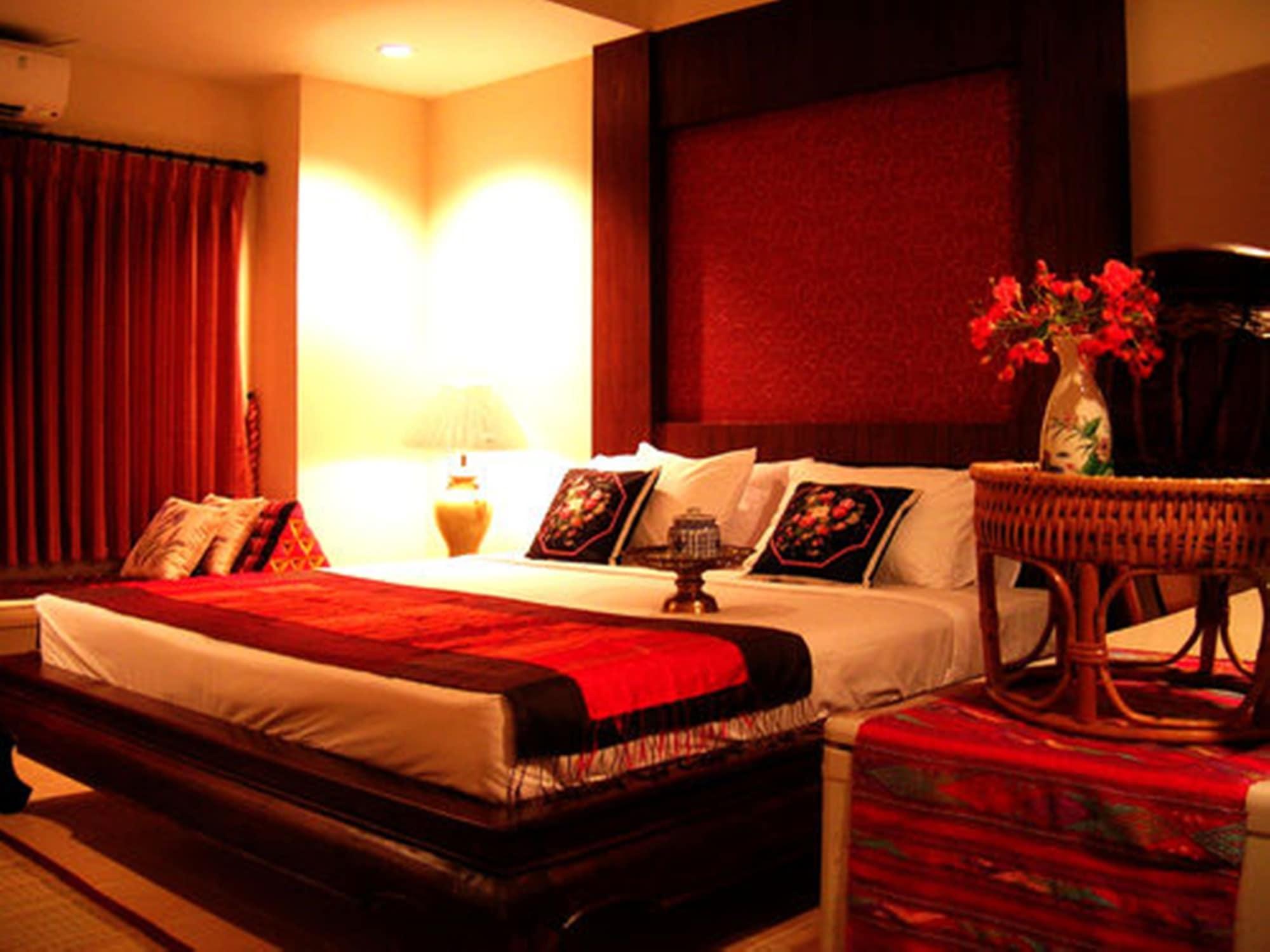 Tadkham Village, 3*