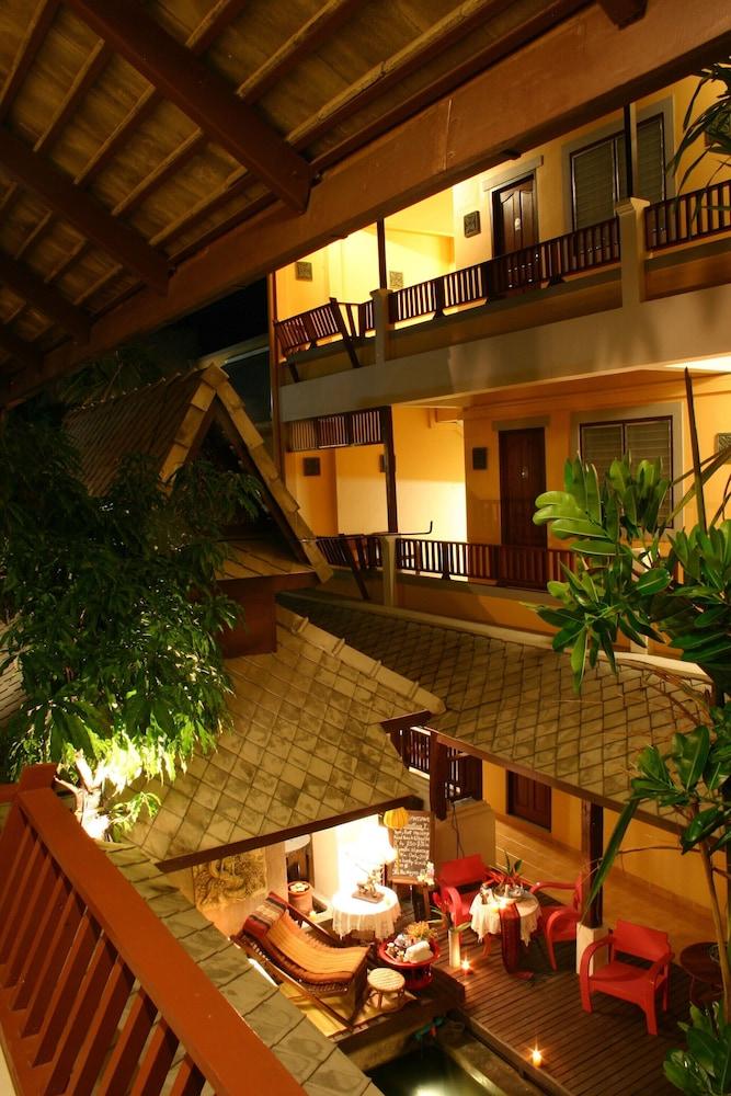 Tadkham Village, 3*