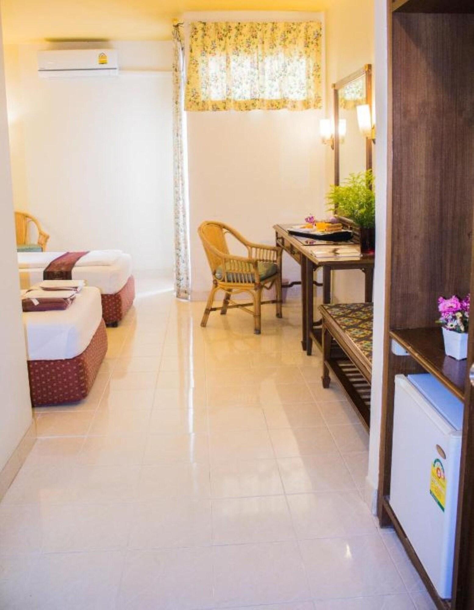People Place Boutique In Town - Sha Extra Plus Hotel