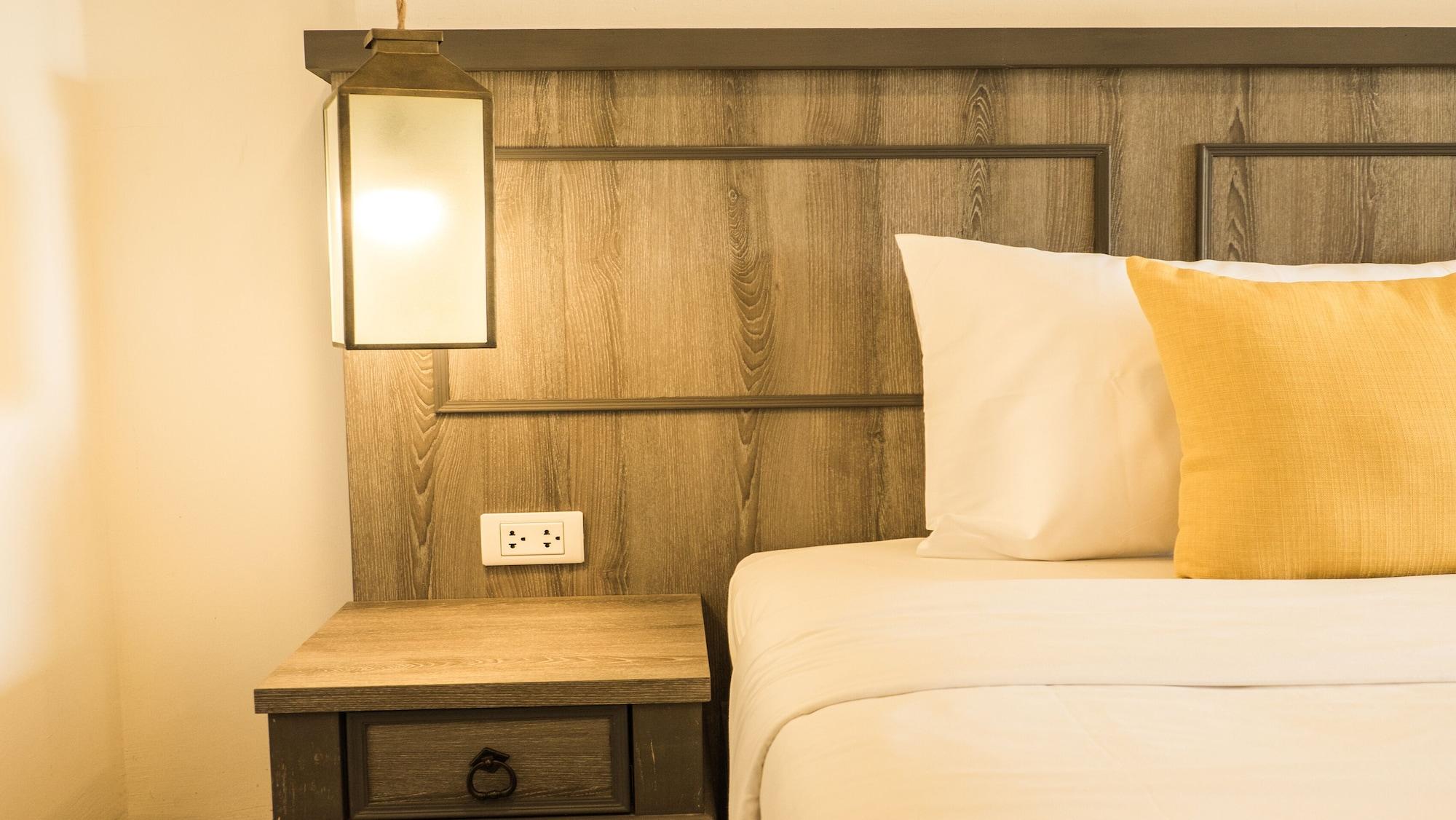 Riverside Floral Hotel 4*