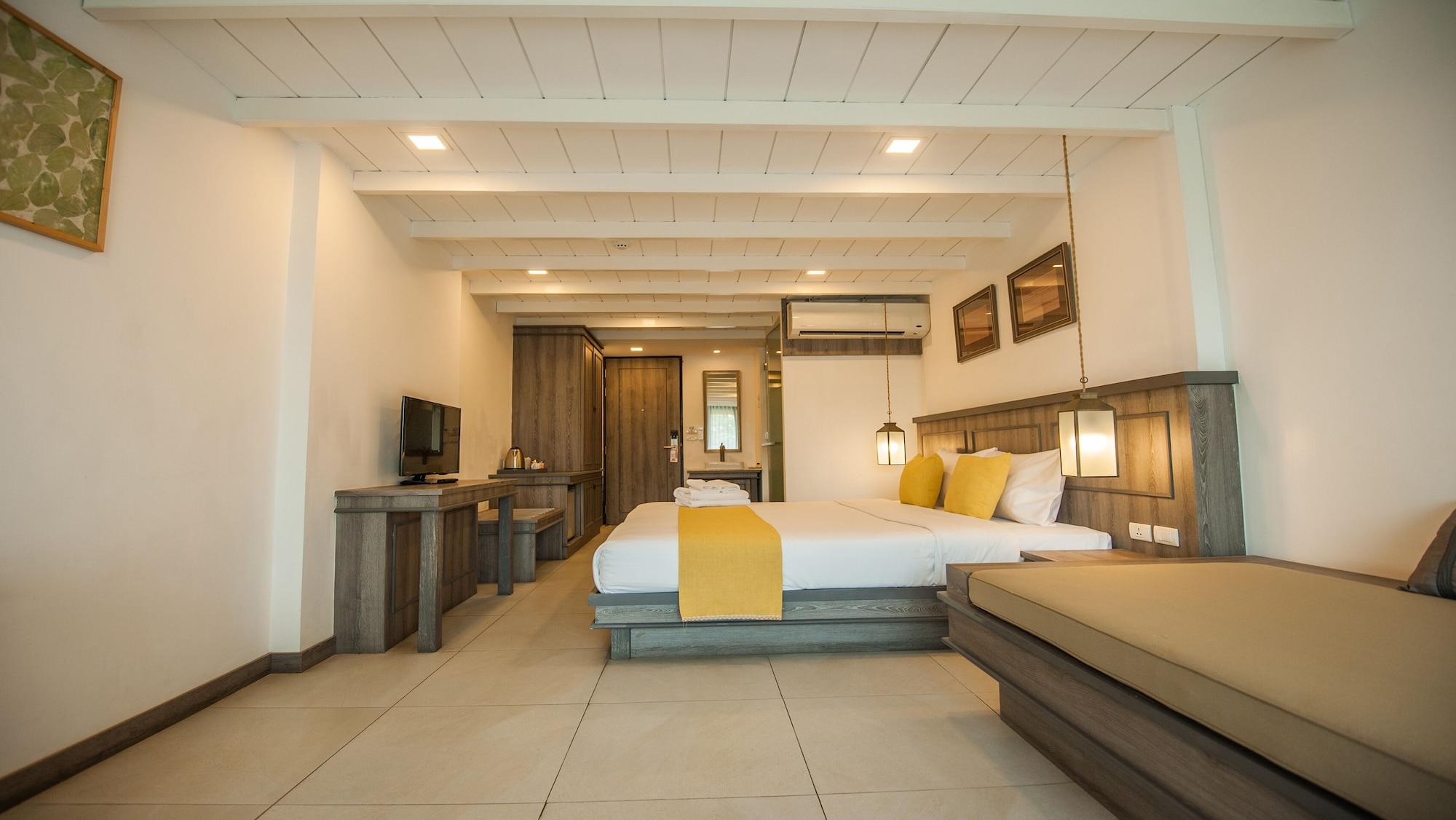 Riverside Floral Hotel