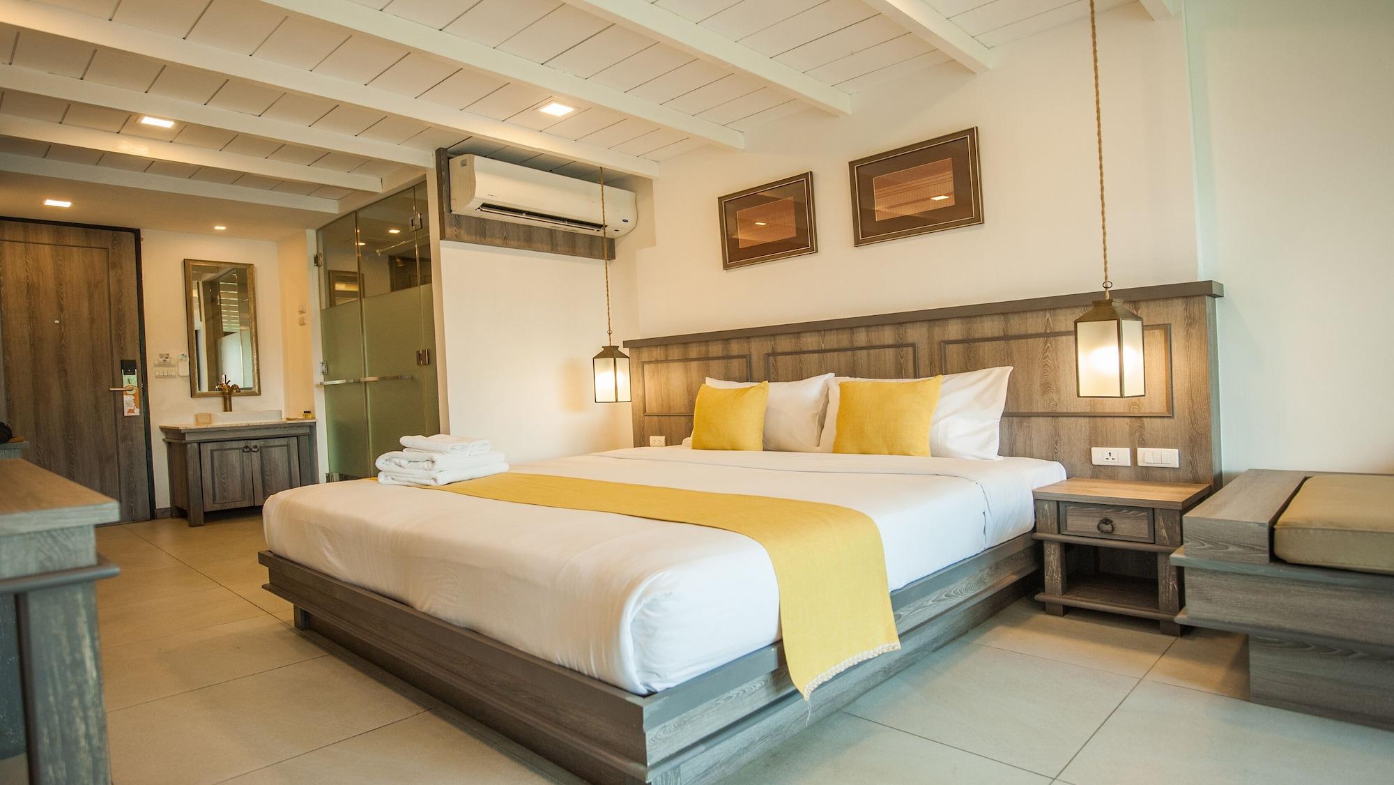Riverside Floral Hotel