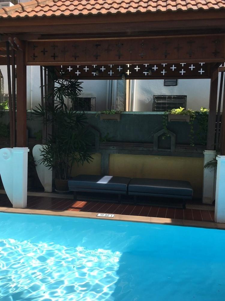 Sripat Sha Extra Hotel