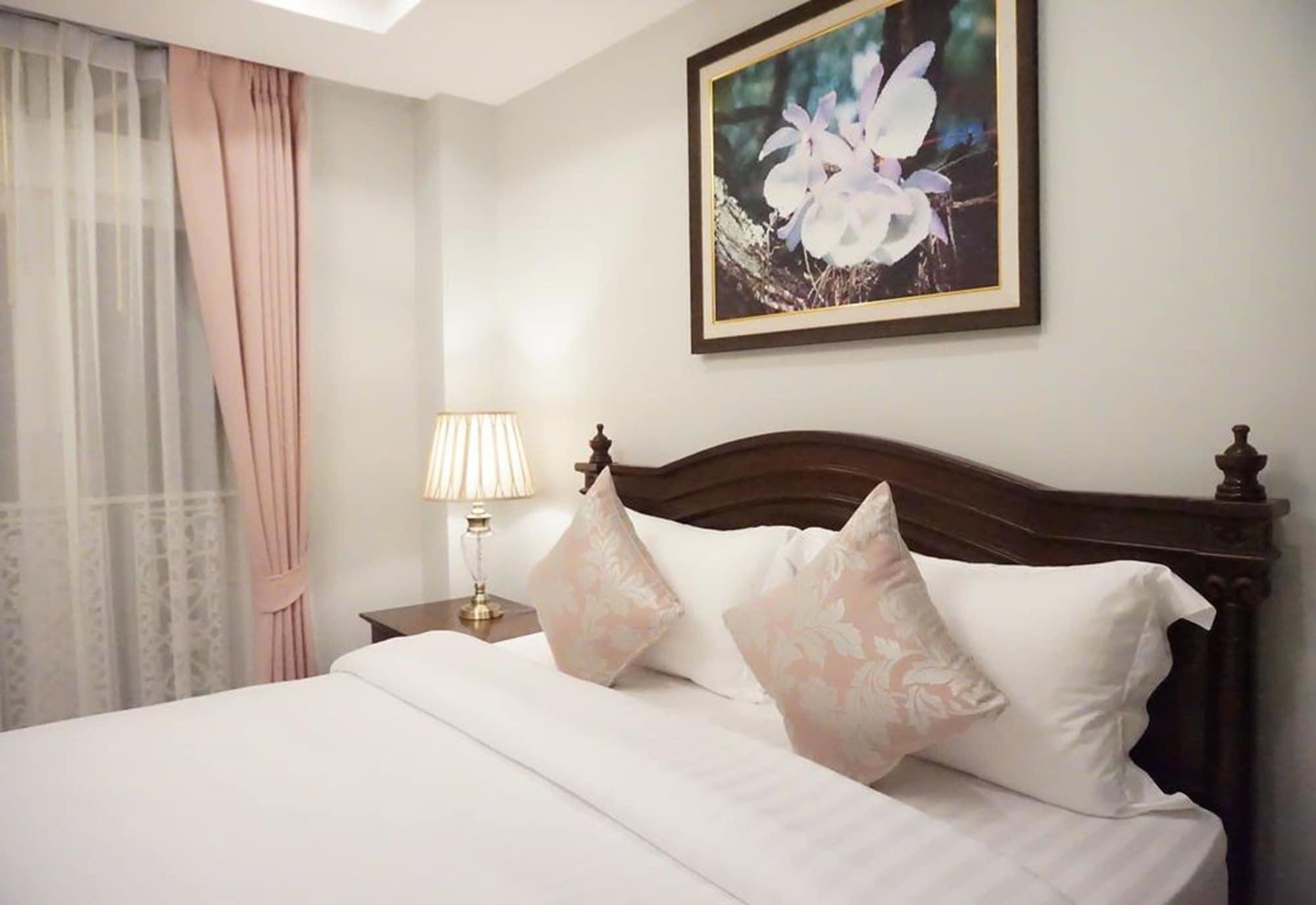 The Velvet Orchid Hotel 3*