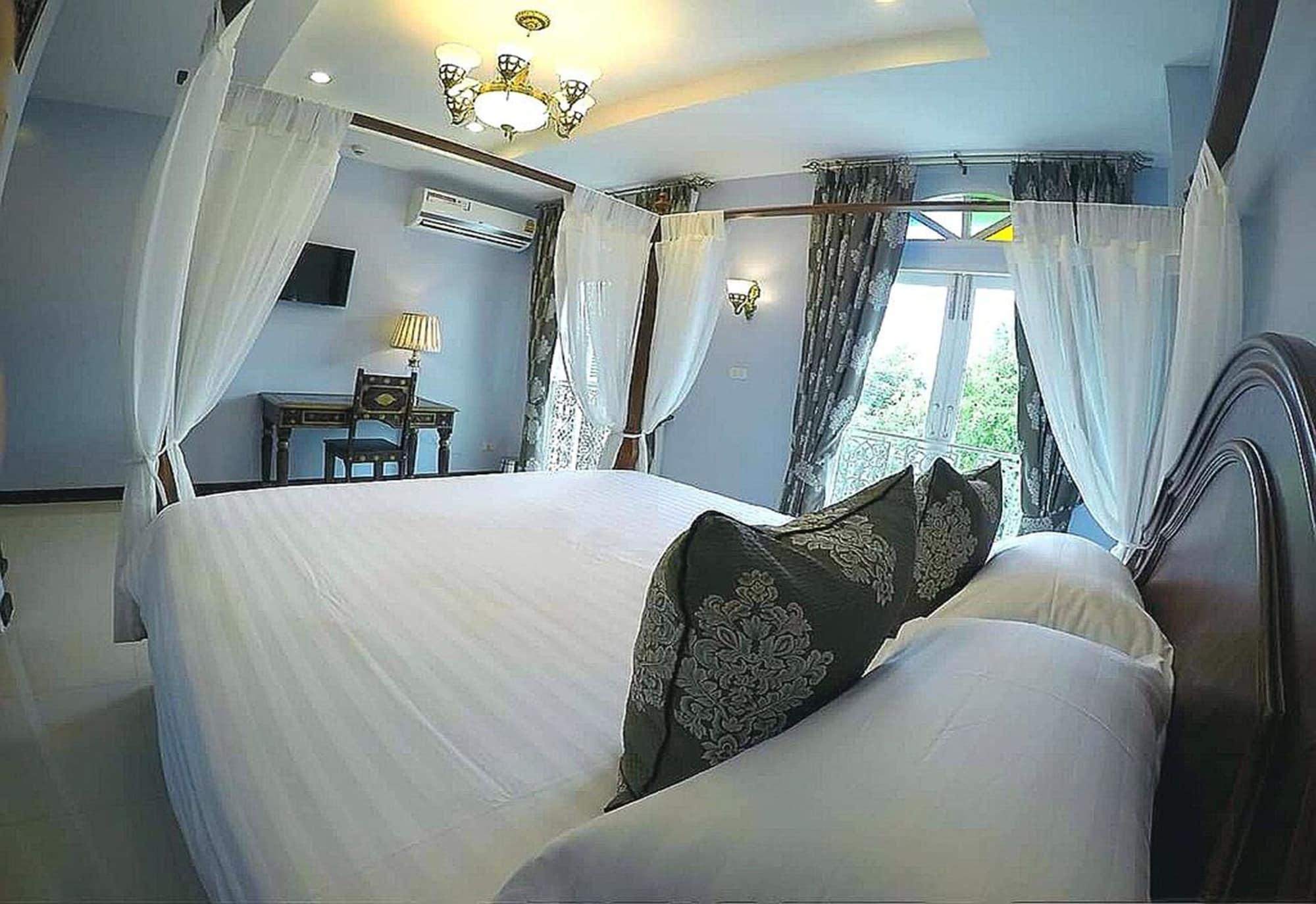 The Velvet Orchid 3*