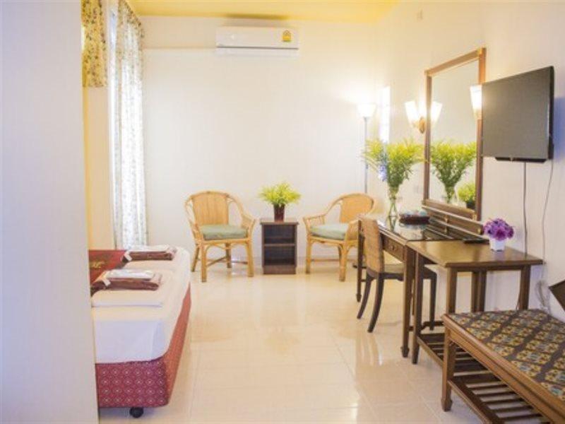 People Place Boutique In Town - Sha Extra Plus Hotel 3*