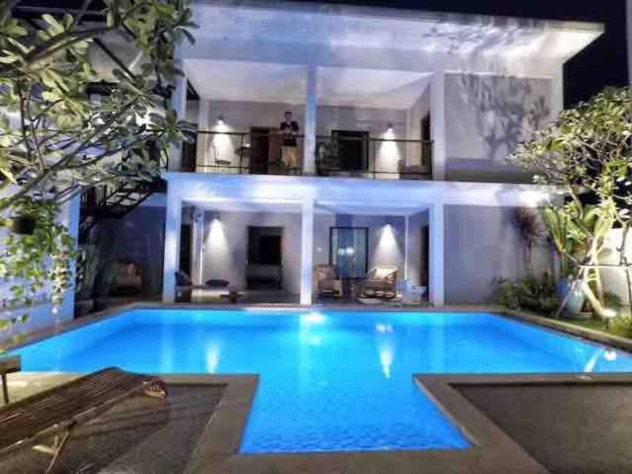 Chiangmai清迈 Cozy Pool 8rooms Villa