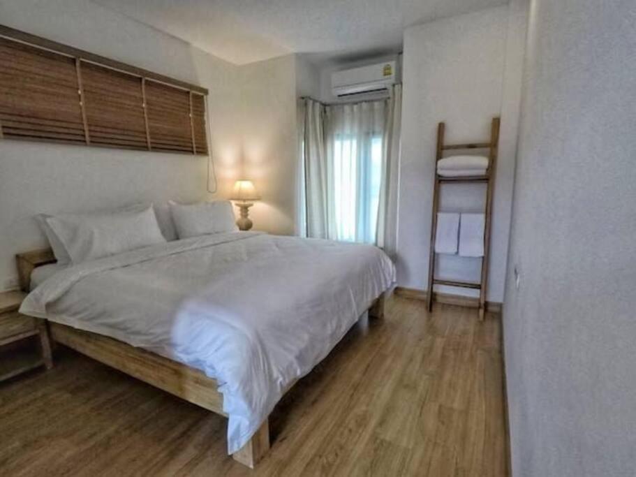 Chiangmai清迈 Cozy Pool 8rooms Villa *