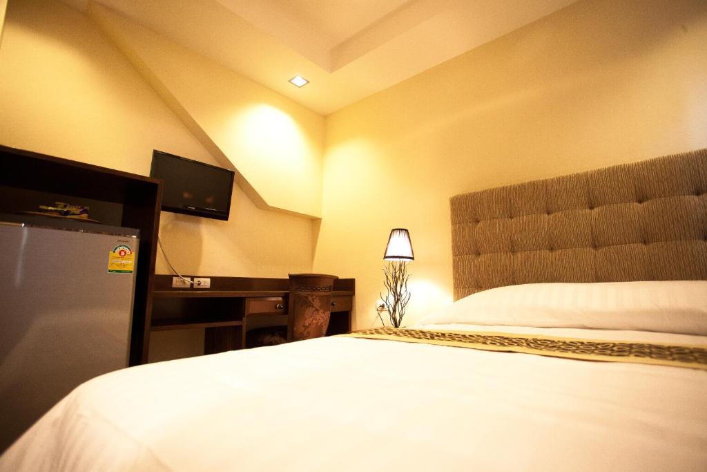 At At Inn 2*