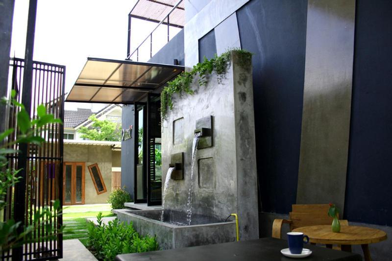 9Roomz Inn Chiang Mai