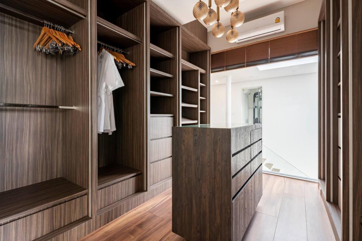 Villa Palm - Award Winning Modern Luxury & Exclusive *