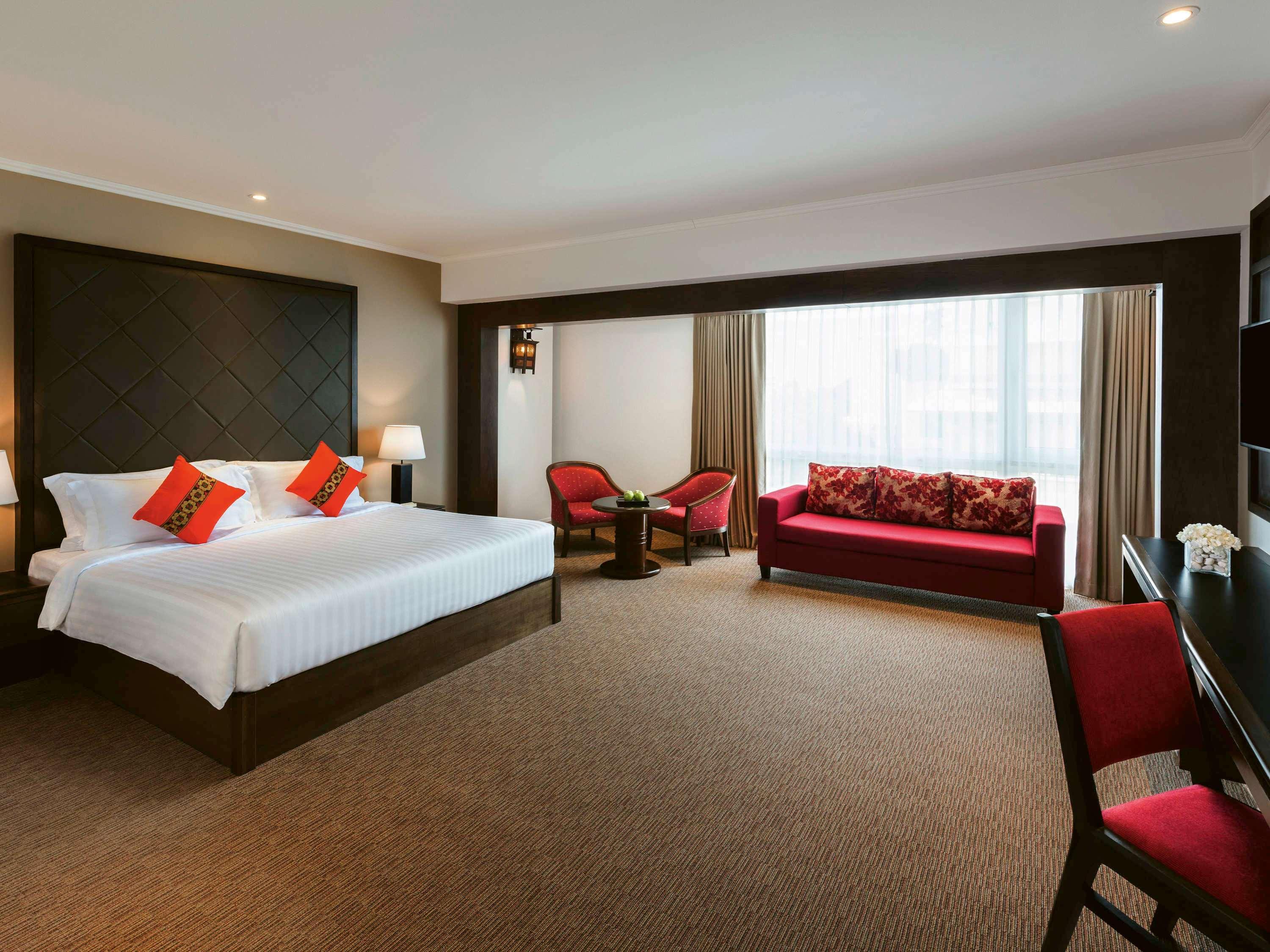 Hotel Movenpick Suriwongse 4*