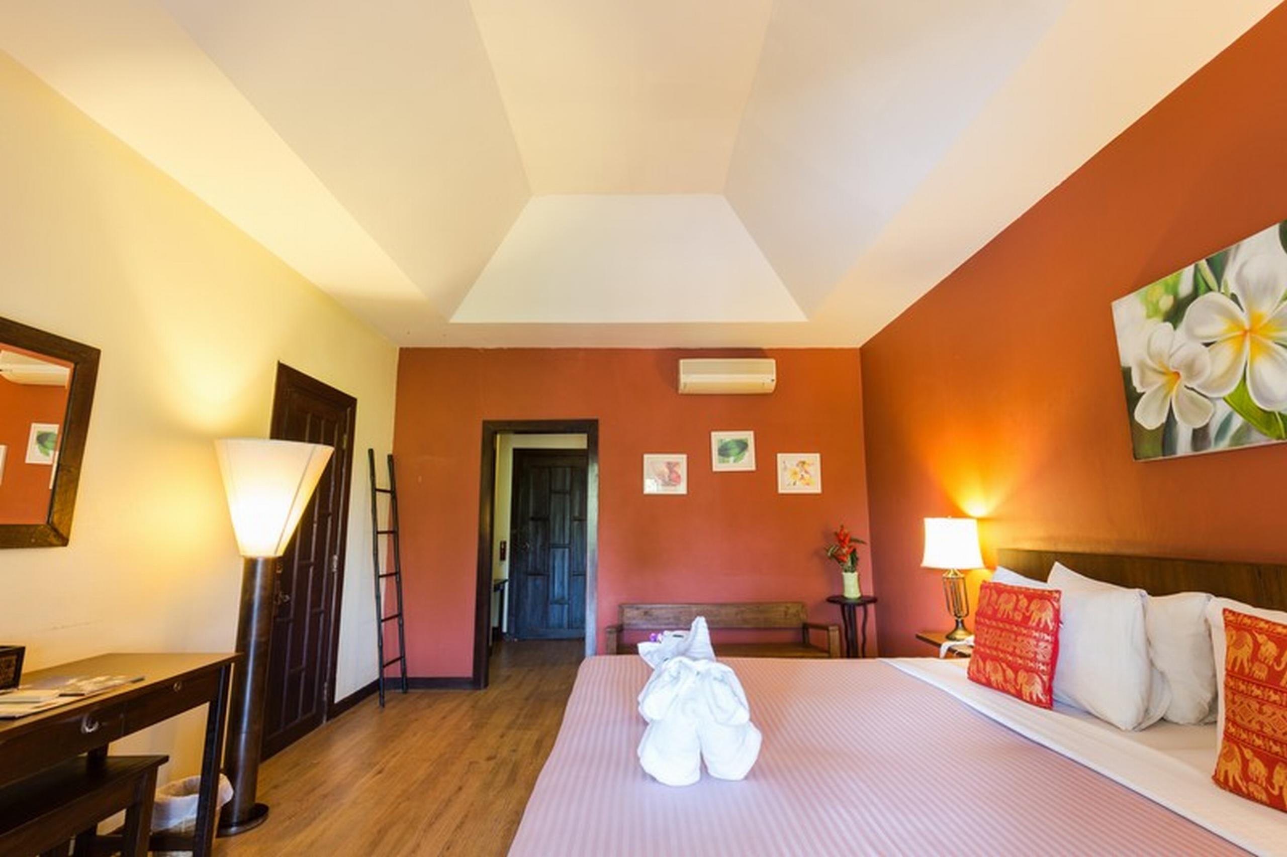 Lanna Dusita Riverside Boutique Resort 4*