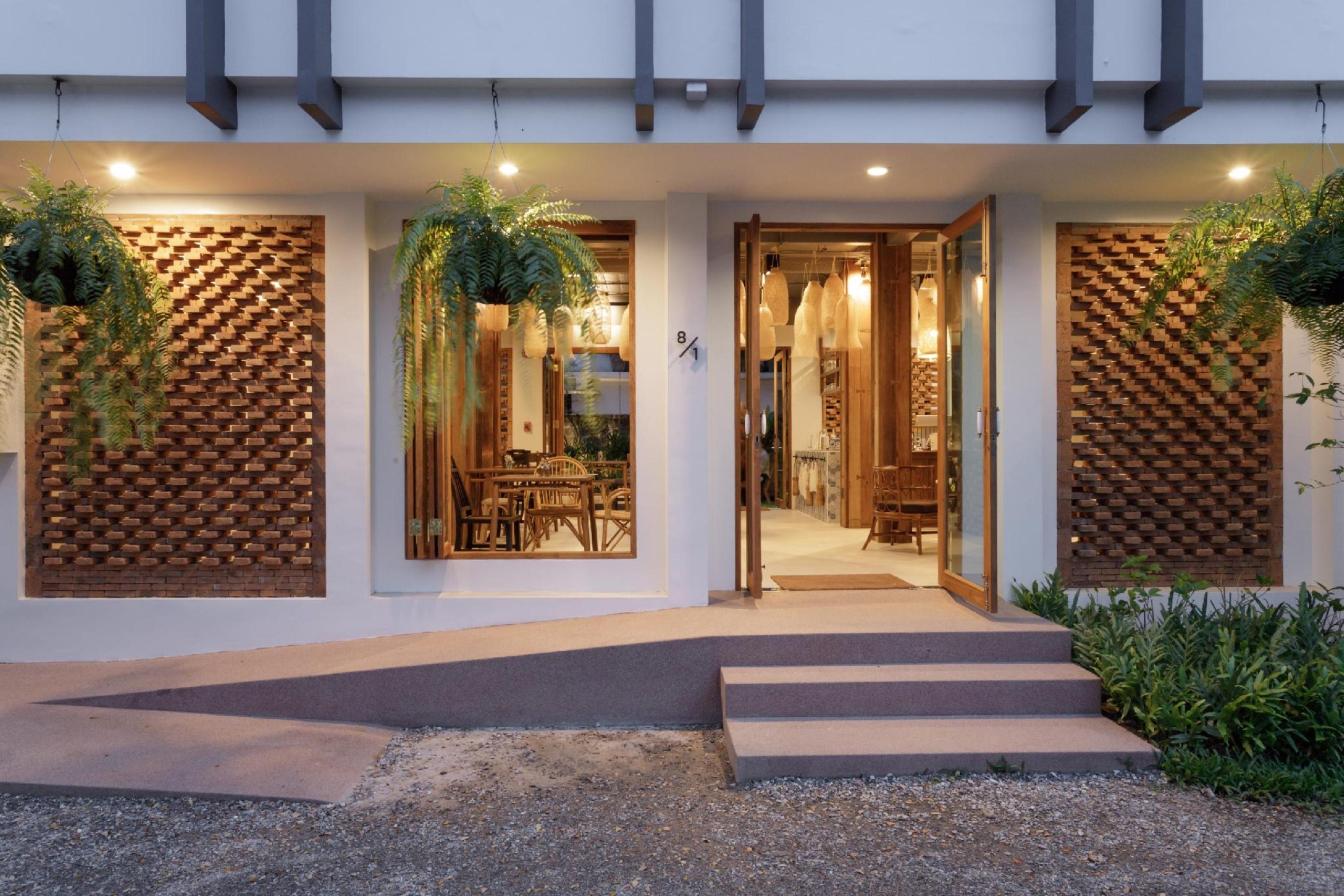 The Locals Hotel 3*