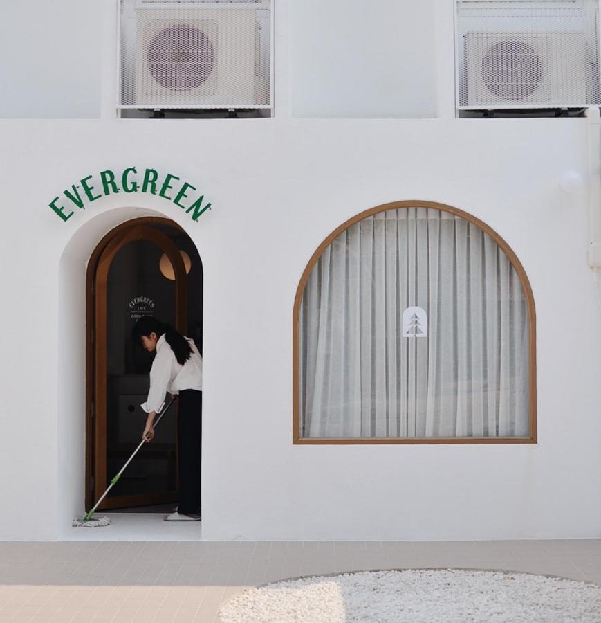 Evergreen Cafe And Hotel Chiang Mai