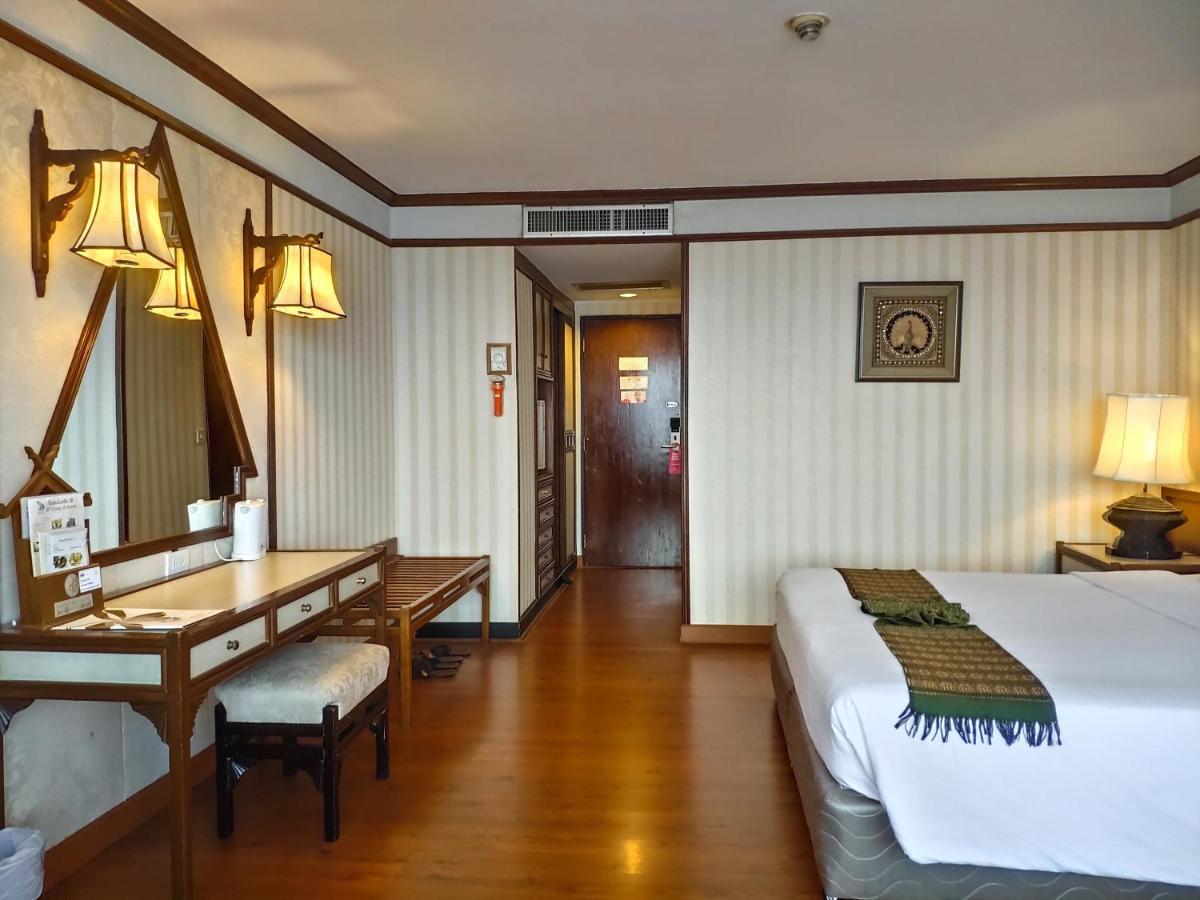 Orchid Hotel 4*