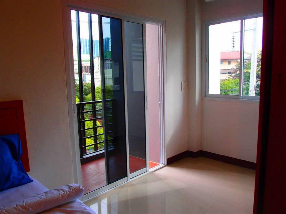 Hostel Tikky Place
