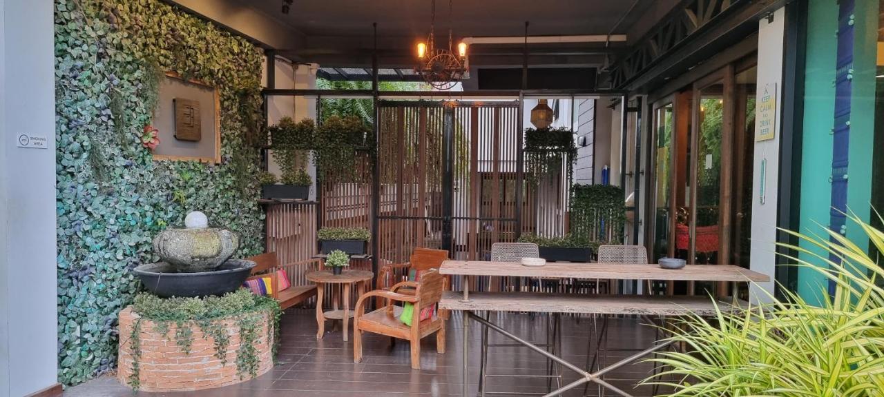 33 Poshtel (adults Only)