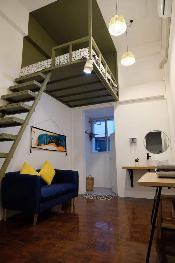 Float's House *