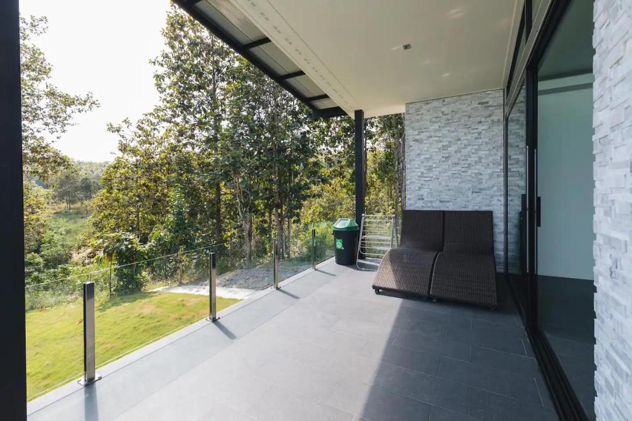 Stunning 3-bed In Villa