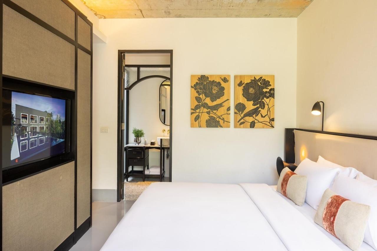 Ping Silhouette Hotel