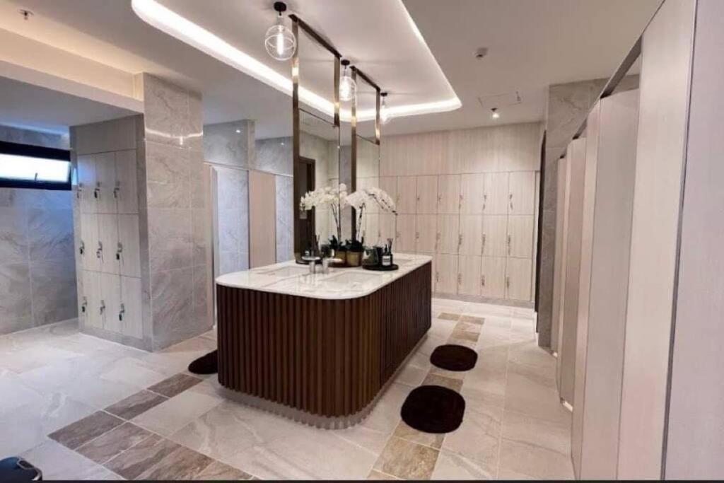 Apartment Modern Style With Sky Pool 古城边天际泳池公寓 Chiang Mai