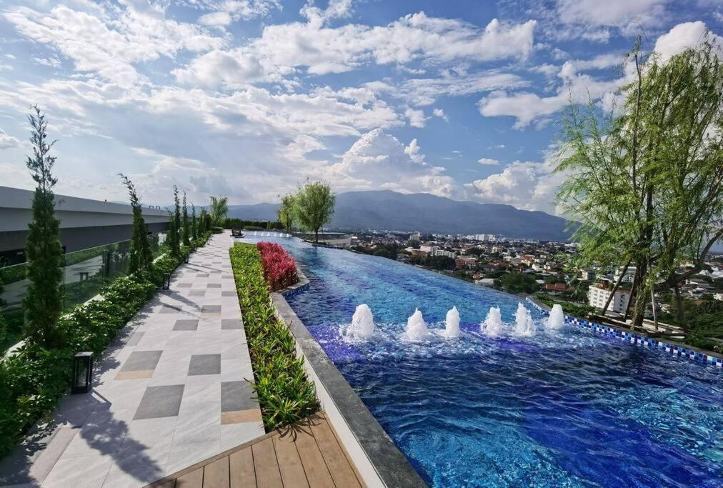 Modern Style With Sky Pool 古城边天际泳池公寓 Apartment *
