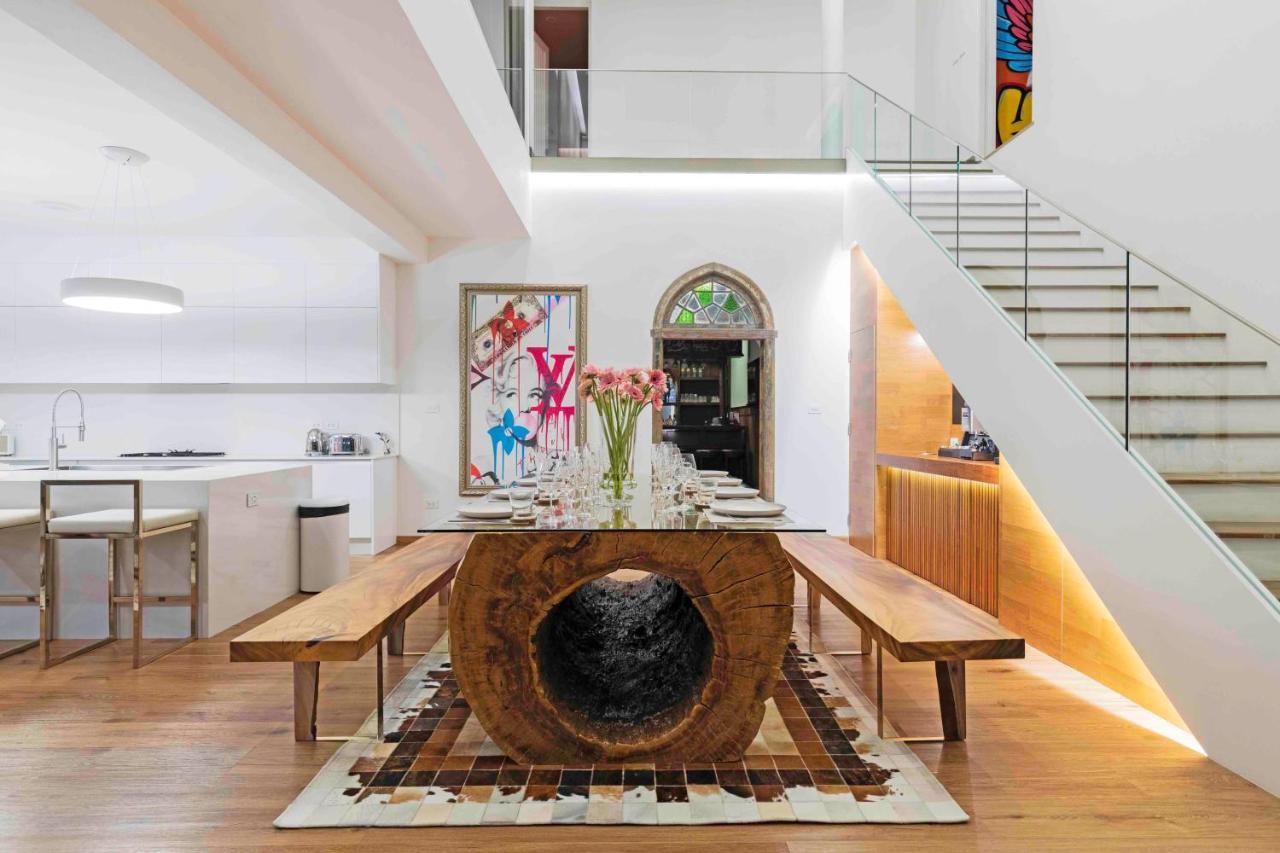 Palm - Award Winning Modern Luxury & Exclusive