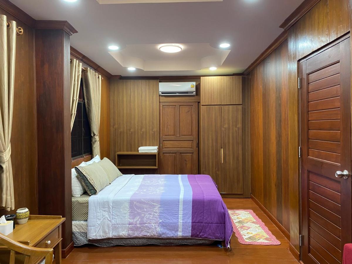 Homestay 188 Teak House บ้านต้นสัก *