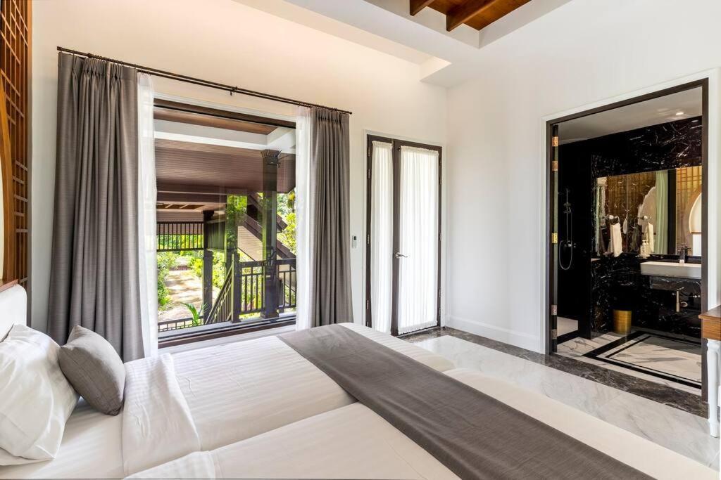 Sclass 2 Luxe Pools & Breakfast , Area Villa